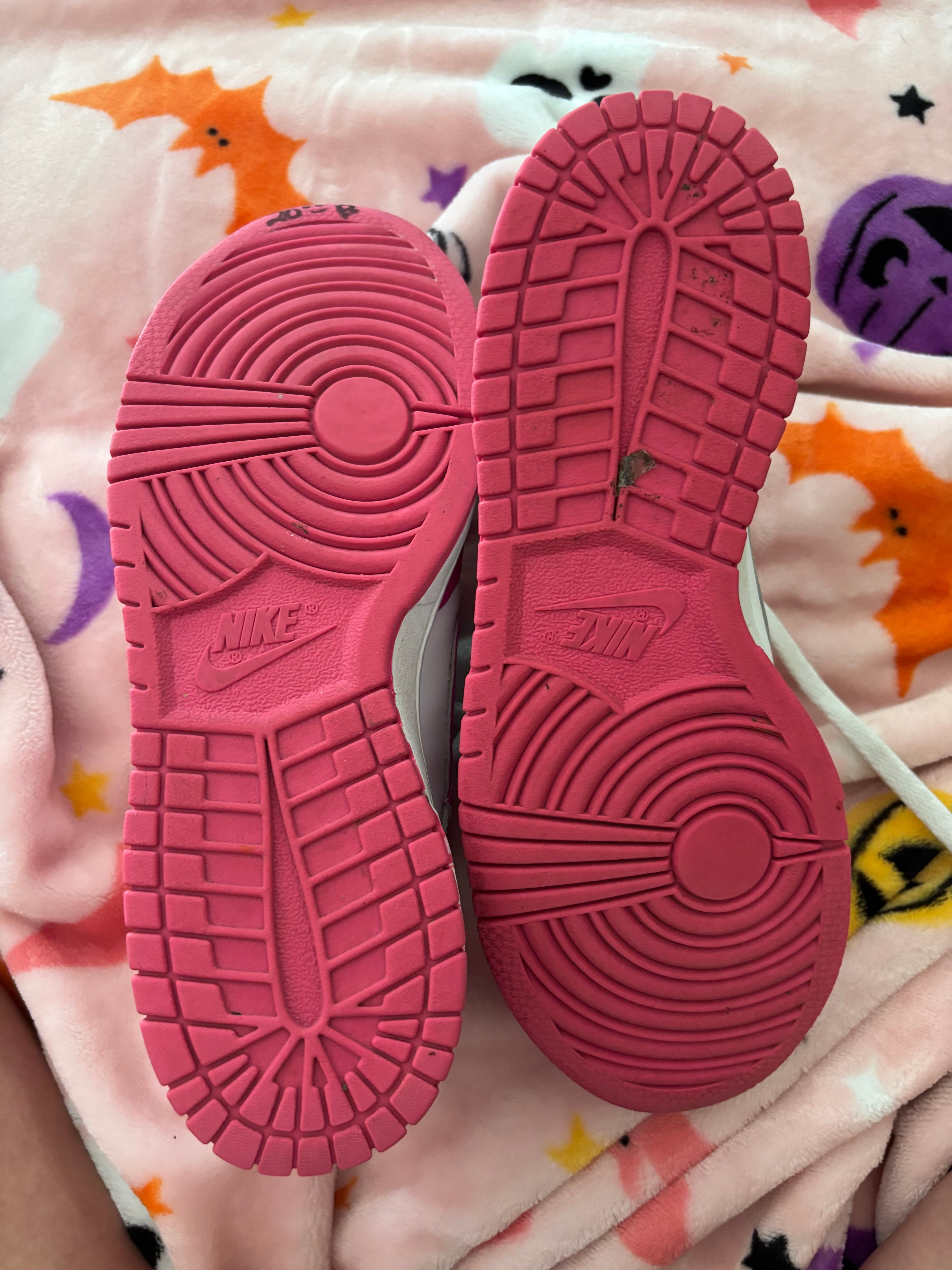 Nike Kids Dunk Low in Fuchsia and White