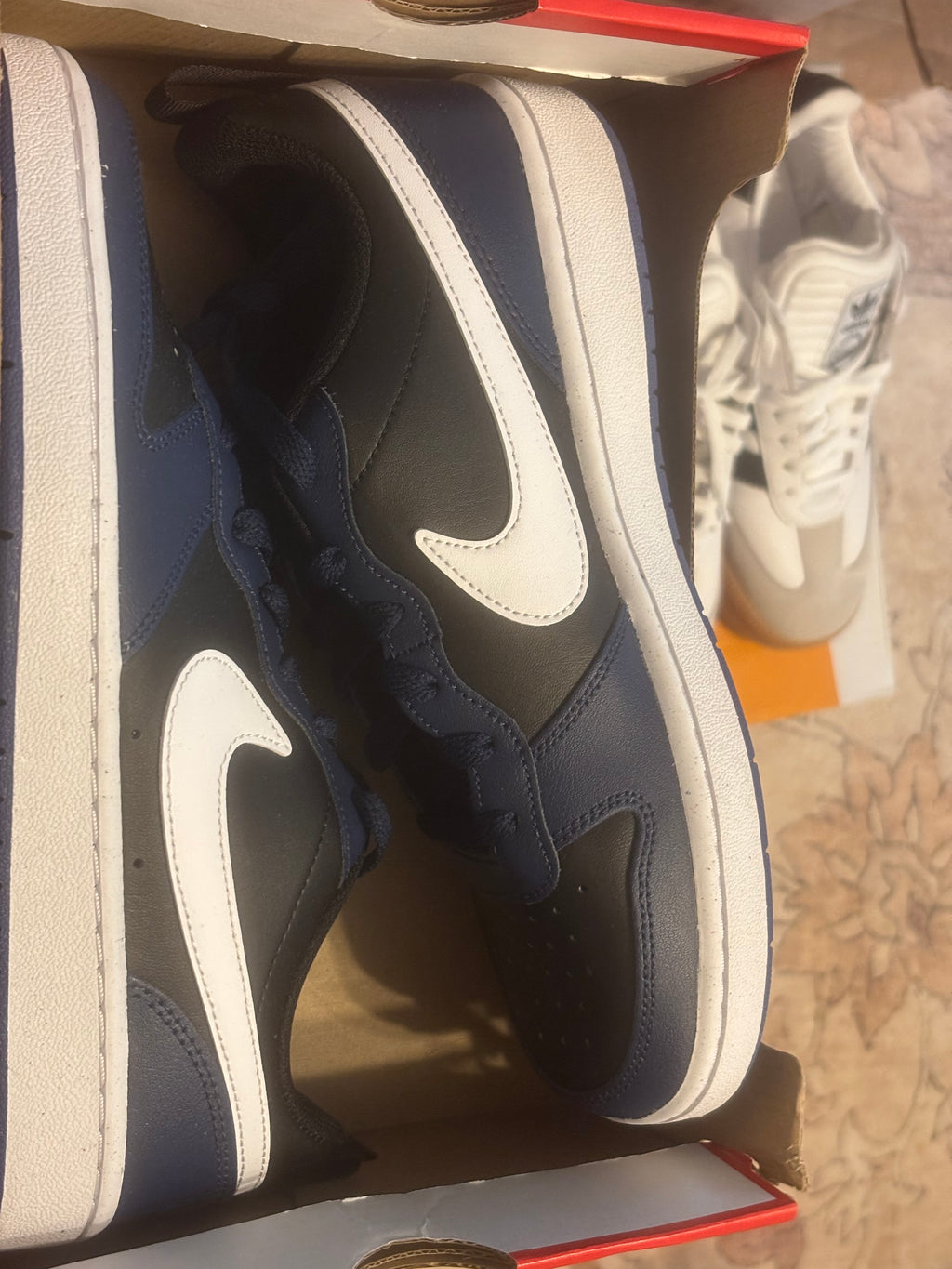 Nike Kids Low-Top Sneakers - Navy / White