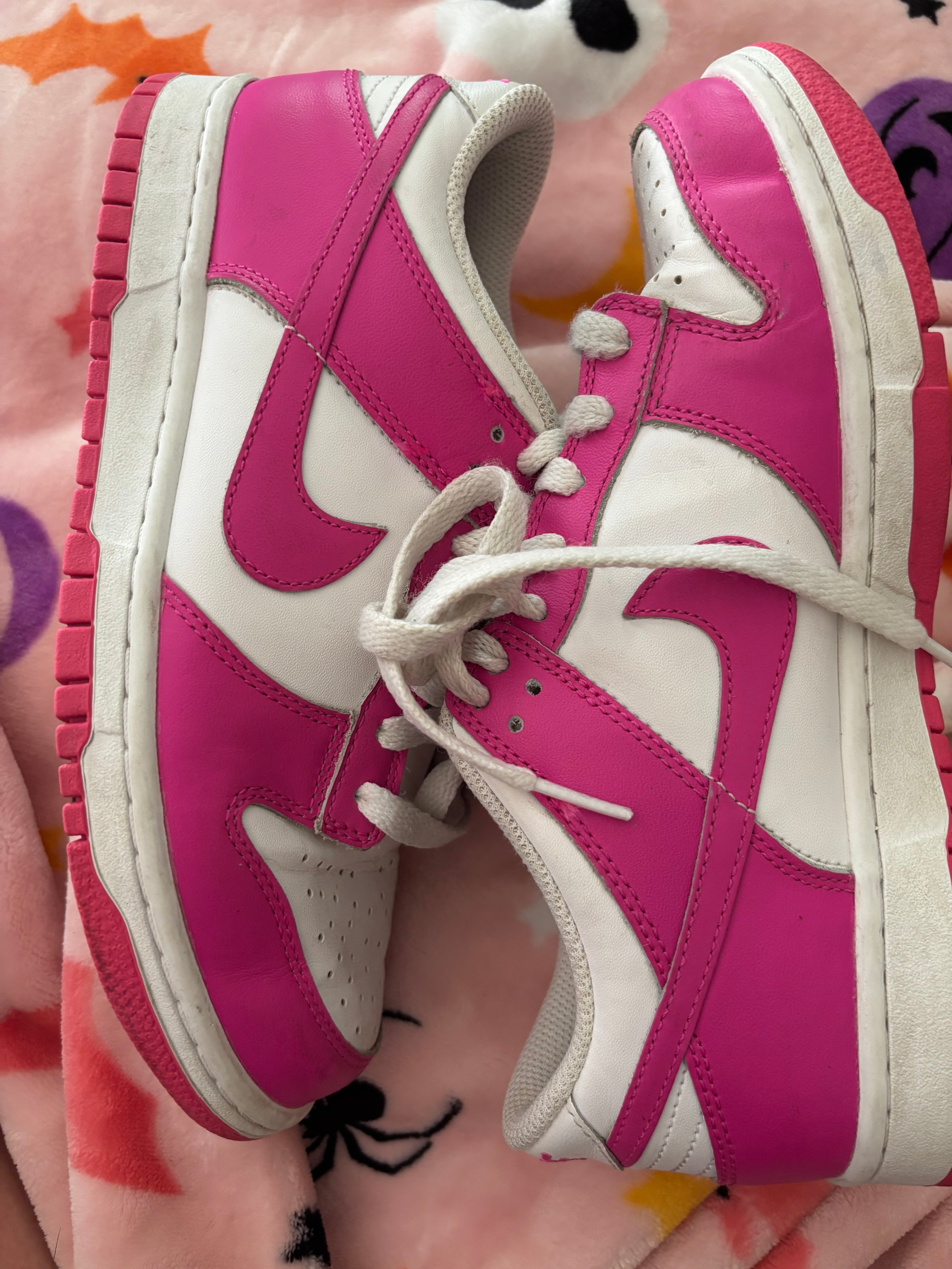 Nike Kids Dunk Low in Fuchsia and White