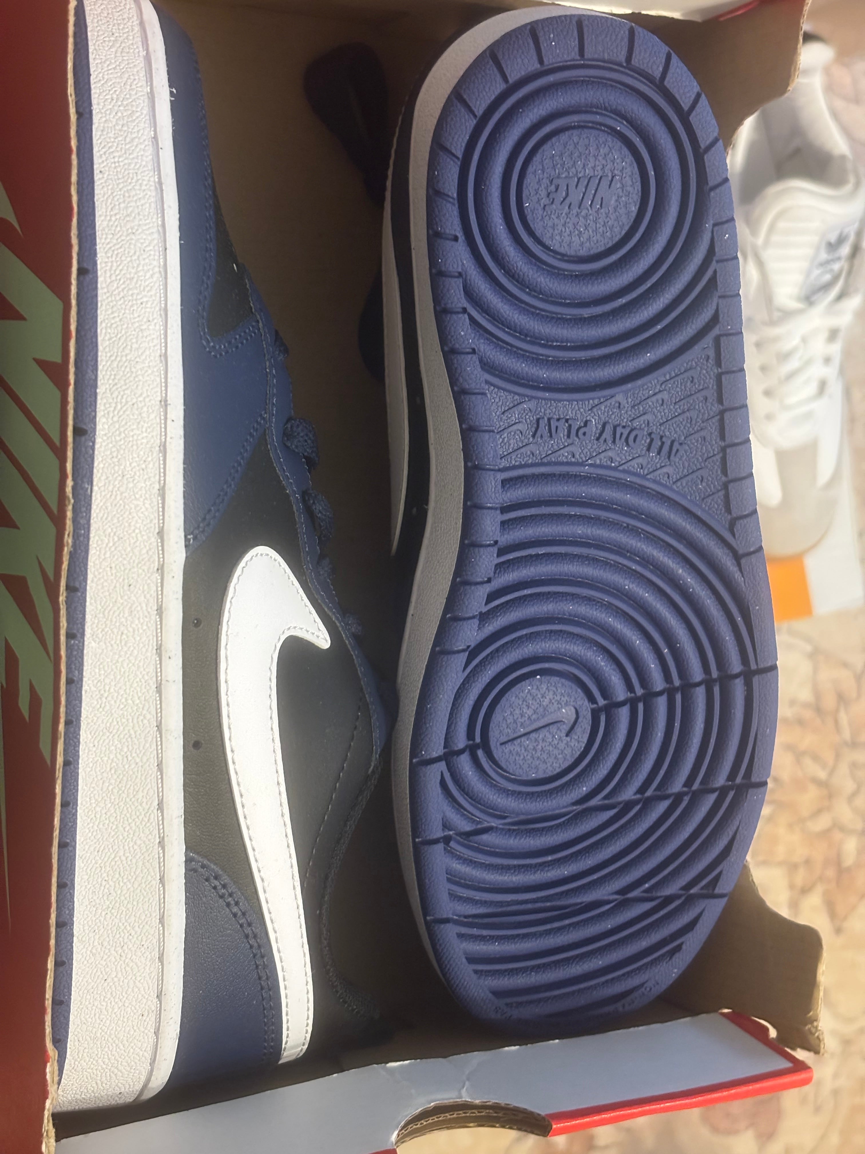 Nike Kids Low-Top Sneakers - Navy / White